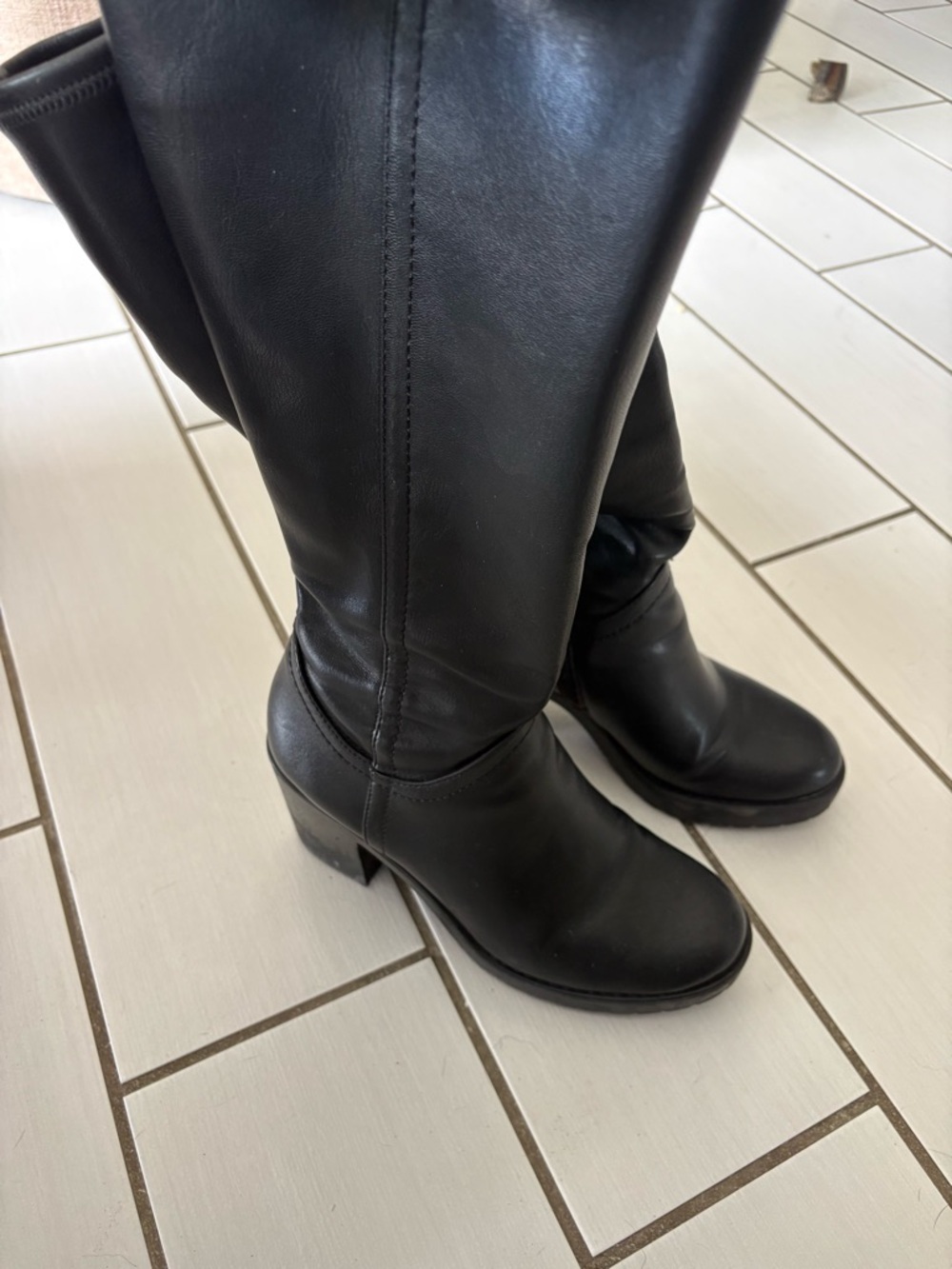 Black Leather Knee-High Women's Boots